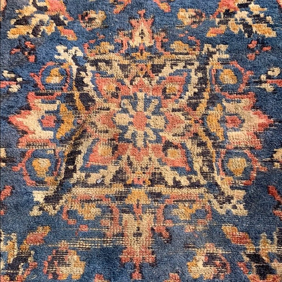 Antique Persian Rug - Picture 2 of 8